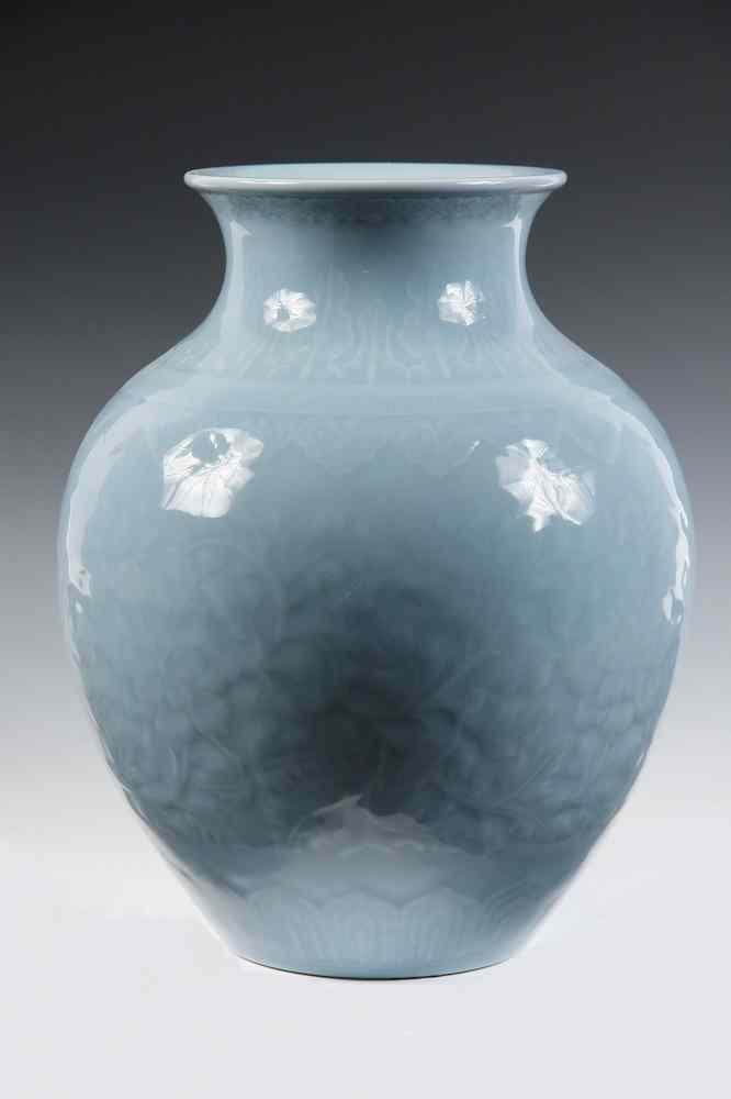 Appraisal: CHINESE POTTERY VASE - Cheng Hua Style Ovoid Vase having