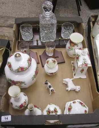 Appraisal: A collection of various Pottery and Glassware to include Old