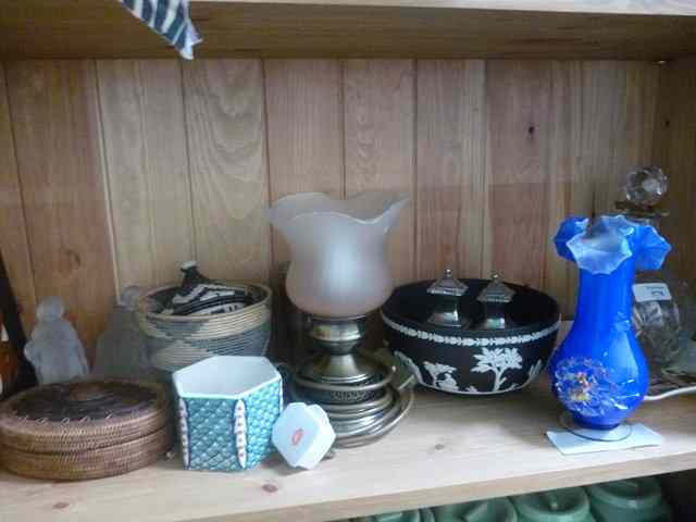 Appraisal: VARIOUS DECORATIVE ORNAMENTS a decanter a glass vase etc