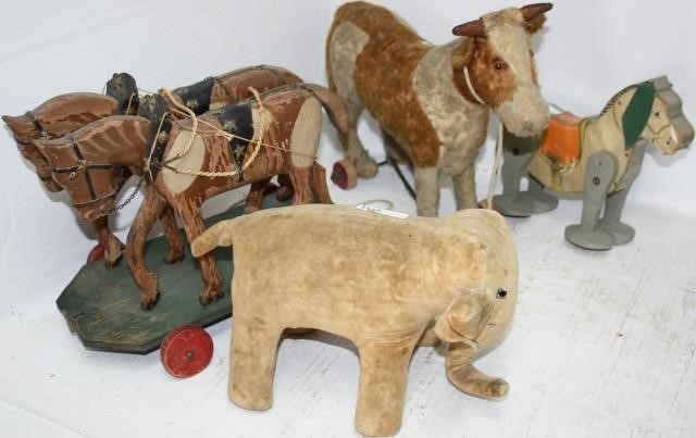 Appraisal: LOT OF ANIMALS TO INCLUDEA WOODEN HORSE PULL TOY SHOWING