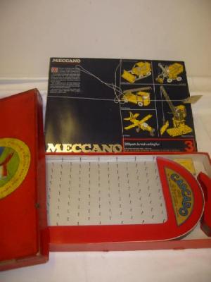 Appraisal: A Chad Valley Cascado table game boxed and a Meccano