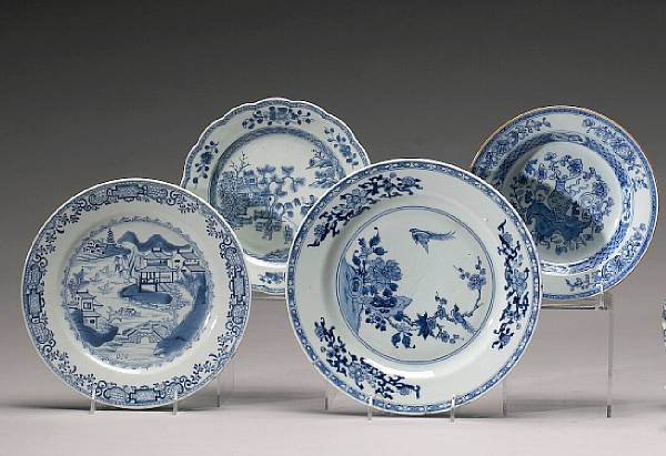 Appraisal: An assembled group of blue and white export porcelain dinnerware