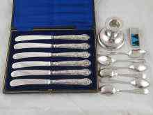 Appraisal: A boxed set of six silver handled tea knives Queen's