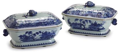 Appraisal: Pair of Chinese blue and white tureens early th century