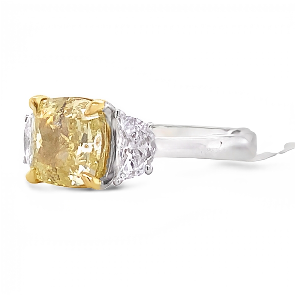 Appraisal: Ring featuring a rare ct center stone yellow diamond with