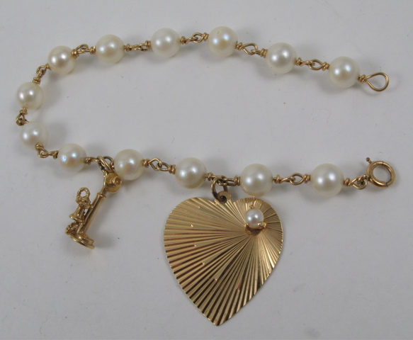 Appraisal: PEARL AND FOURTEEN KARAT GOLD BRACELET - in length with