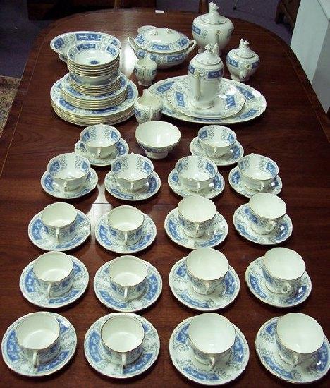 Appraisal: A Coalport Revelry pattern table service of seventy-three pieces