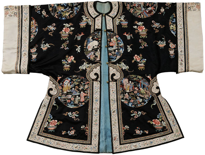 Appraisal: Navy-Ground Informal Robe Chinese th century Peking knot borders and