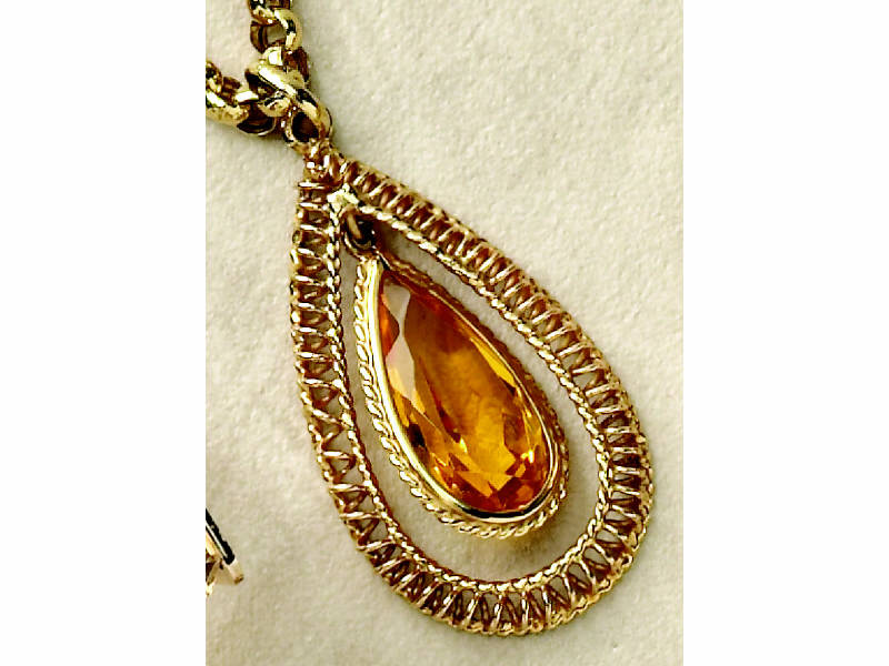 Appraisal: CITRINE PENDANT ON AN ITALIAN CABLE LINK CHAIN k yellow