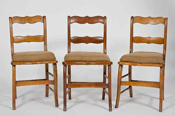 Appraisal: Maple Side Chairs American th century Three side chairs in