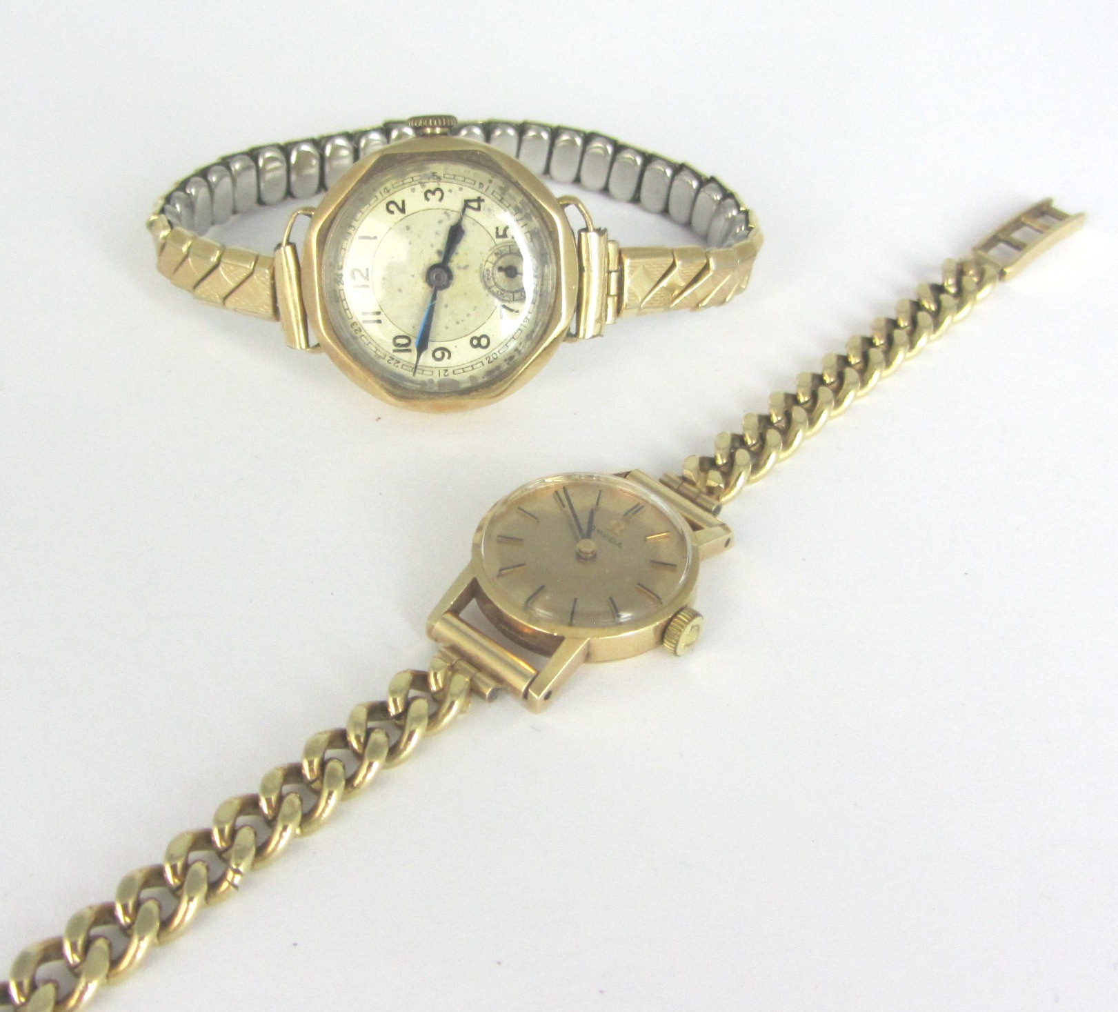 Appraisal: A ladies Omega wristwatch on a ct gold curb link