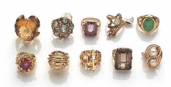 Appraisal: A collection of ten diamond gem-set and gold rings gross