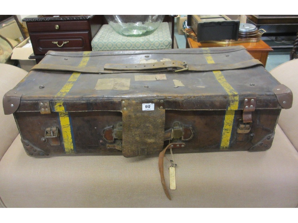 Appraisal: Vintage leather travel case