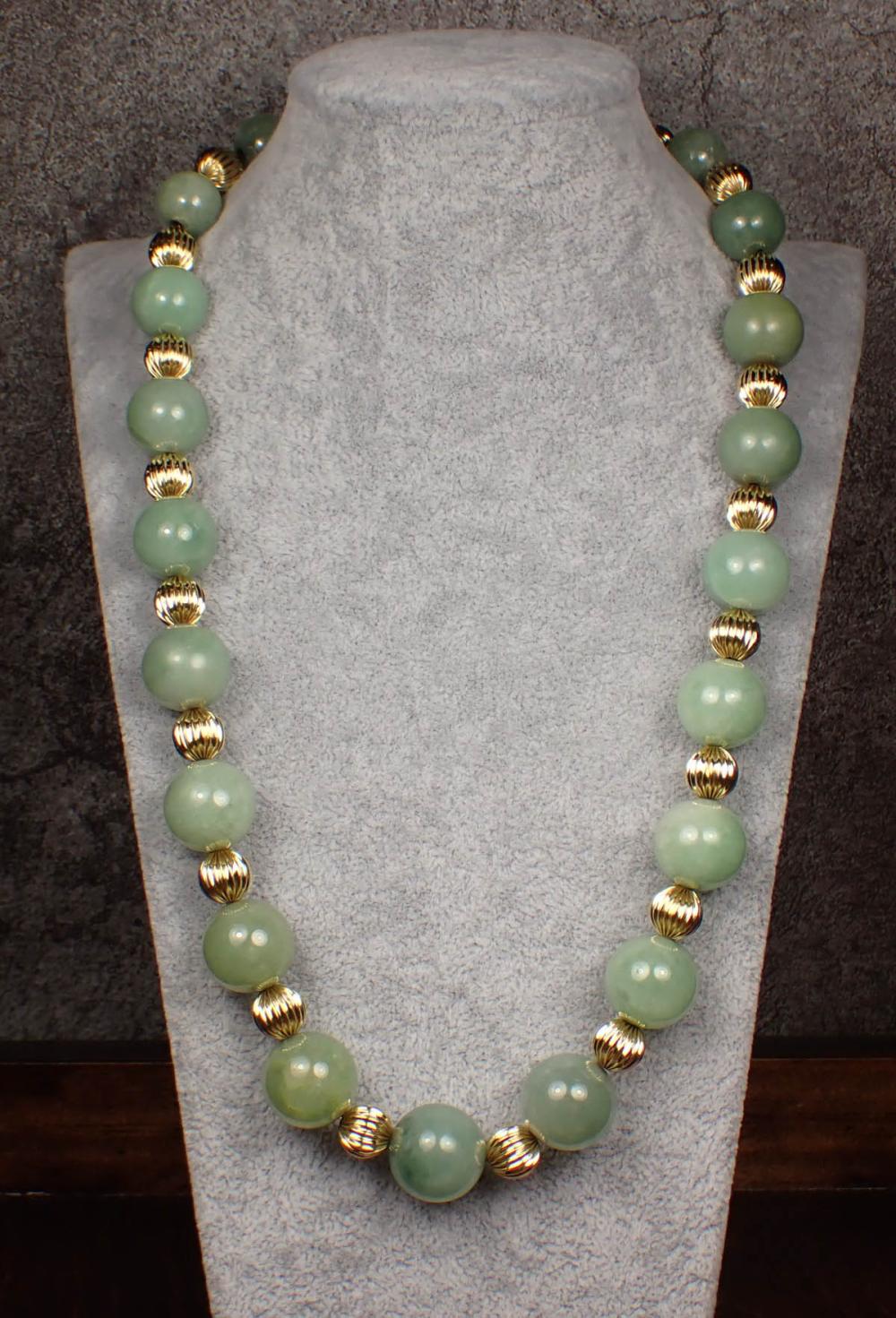 Appraisal: JADEITE JADE AND FOURTEEN KARAT GOLD NECKLACE k yellow gold