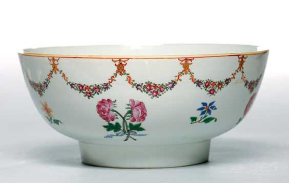 Appraisal: QIANLONG EXPORT PORCELAIN PUNCH BOWL Antique Chinese th Century Qianlong