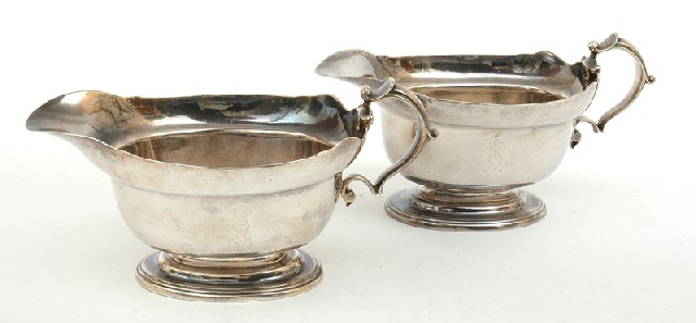 Appraisal: A PAIR OF GEORGE II STERLING SILVER SAUCE BOATS Maker's