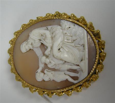 Appraisal: A mid Victorian cameo brooch the oval cameo with a