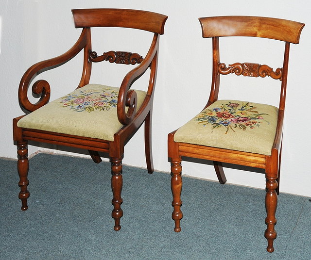 Appraisal: A SET OF SIX TH CENTURY MAHOGANY DINING CHAIRS each