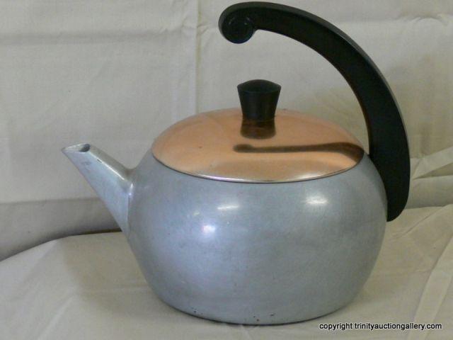 Appraisal: Wear-Ever Aluminum Quart Tea Pot - Vintage - used tea