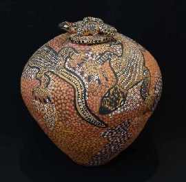 Appraisal: Virginia Mpetyane Rontji Tekentyarre Red Headed Lizard hand-coiled terracotta pot