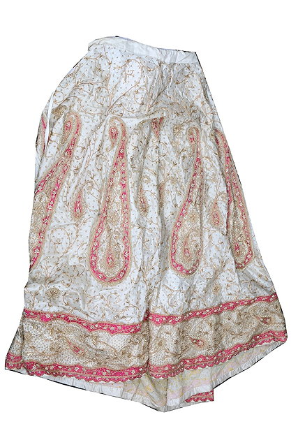 Appraisal: AN INDIAN WHITE AND RED SILK LONG SKIRT with applied