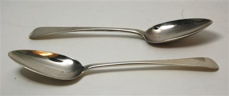 Appraisal: Dundee - a pair of Scottish provincial silver tablespoons by