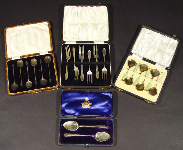 Appraisal: Cased set of green enamelled silver teaspoons a set of