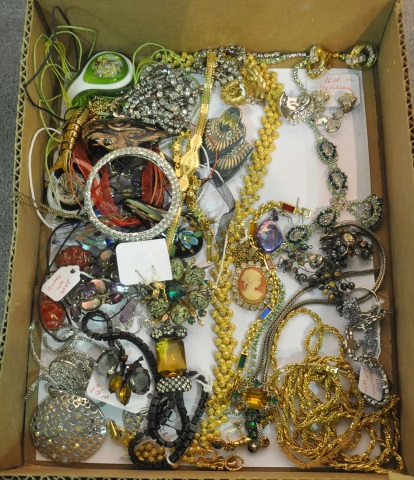 Appraisal: Bx Costume JewelryAssorted