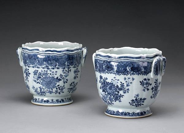 Appraisal: A pair of blue and white export porcelain ice pails