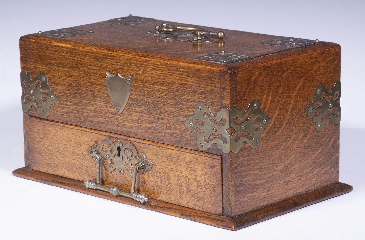 Appraisal: ENGLISH OAK SMOKING BOX Early th c Quarter-Sawn Oak Box