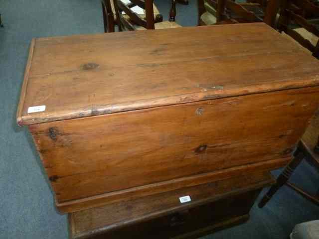 Appraisal: AN EARLY TH CENTURY PINE BLANKET CHEST wide