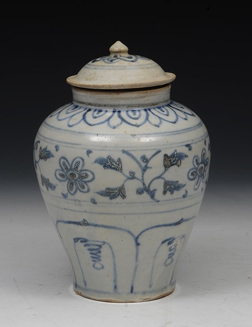 Appraisal: A CHINESE BLUE AND WHITE PORCELAIN OVOID JAR and cover