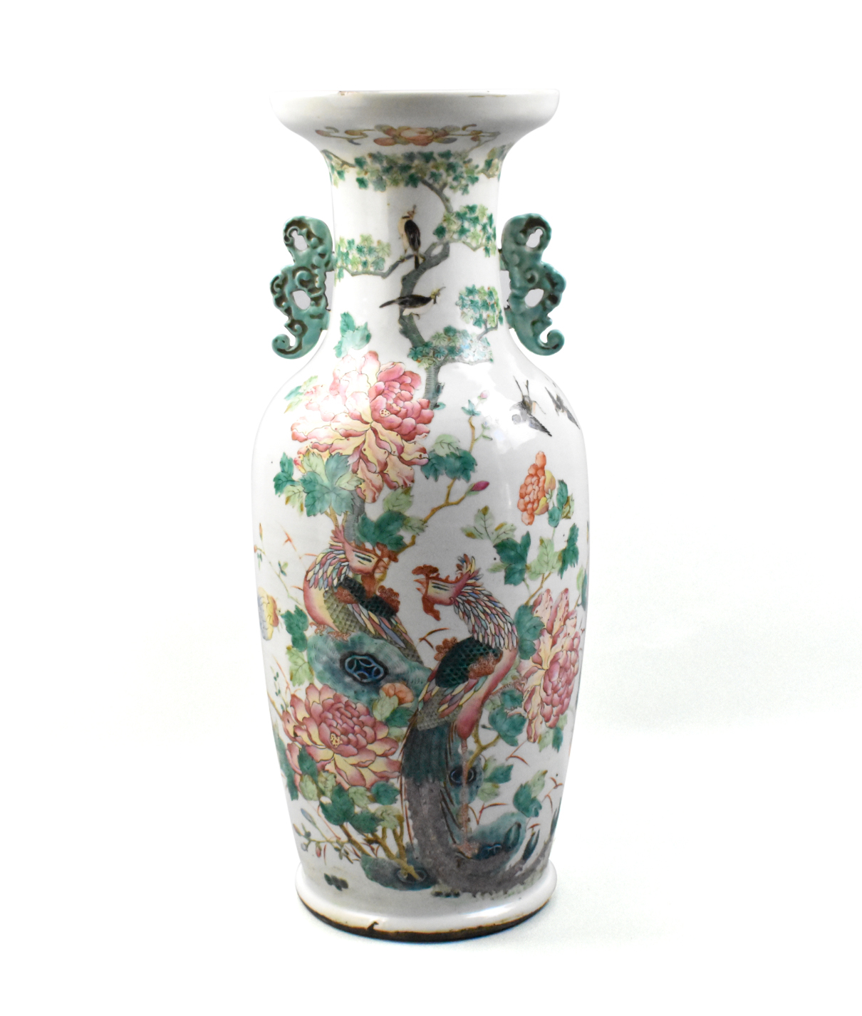 Appraisal: A large Chinese famille rose vase dated to th C