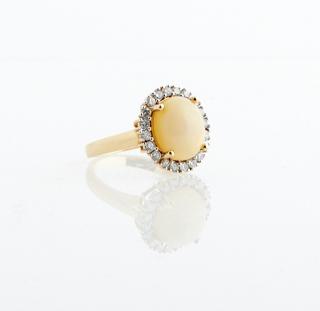 Appraisal: Lady's K Yellow Gold Dinner Ring with an oval c