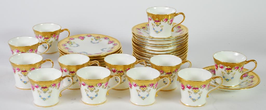 Appraisal: THIRTY PIECE EARLY TWENTIETH CENTURY CAULDON CHINA PART TEA SERVICE