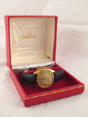 Appraisal: A ct gold Omega quartz Constellation watch in presentation case