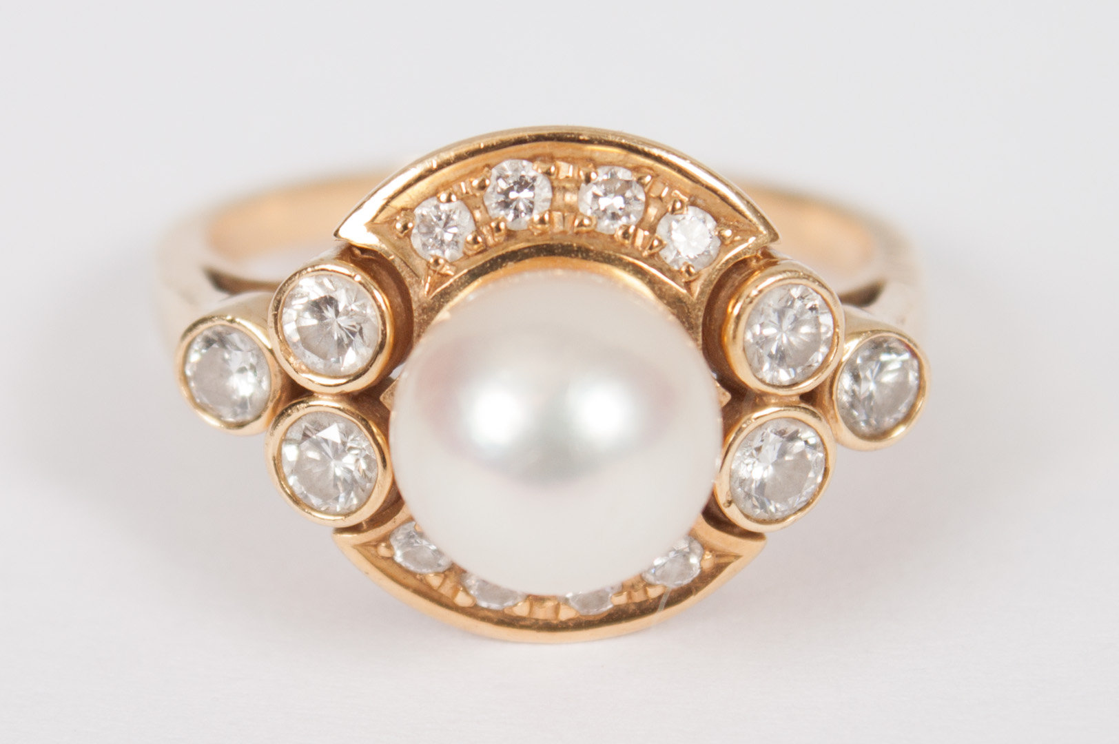 Appraisal: Lady's K gold diamond pearl ring contains one cultured pearl