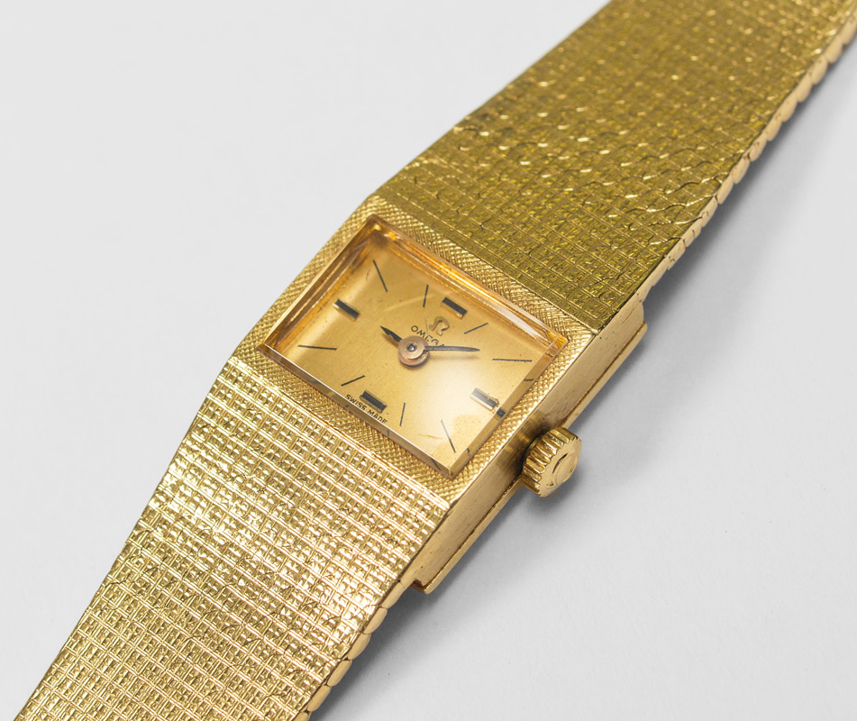 Appraisal: K OMEGA LADIES WRISTWATCH K yellow gold Omega wristwatch and