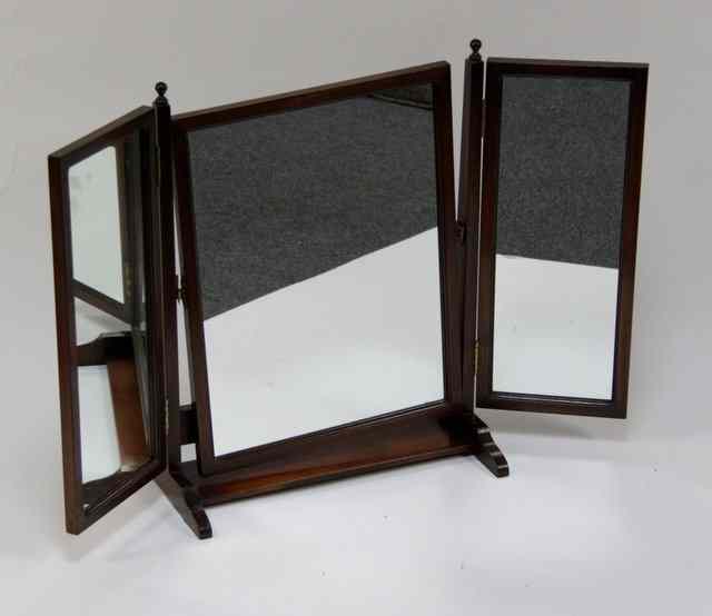 Appraisal: A dressing table triptych mirror cm high