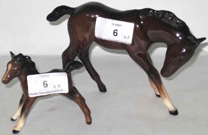 Appraisal: Beswick Brown Foal Head Down and Brown Foal