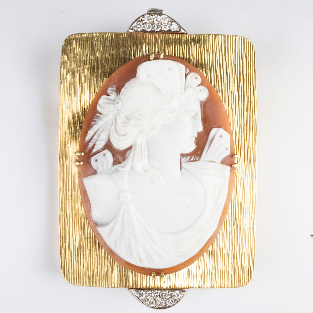 Appraisal: k Gold and Diamond Cameo Pendant Brooch k Gold and