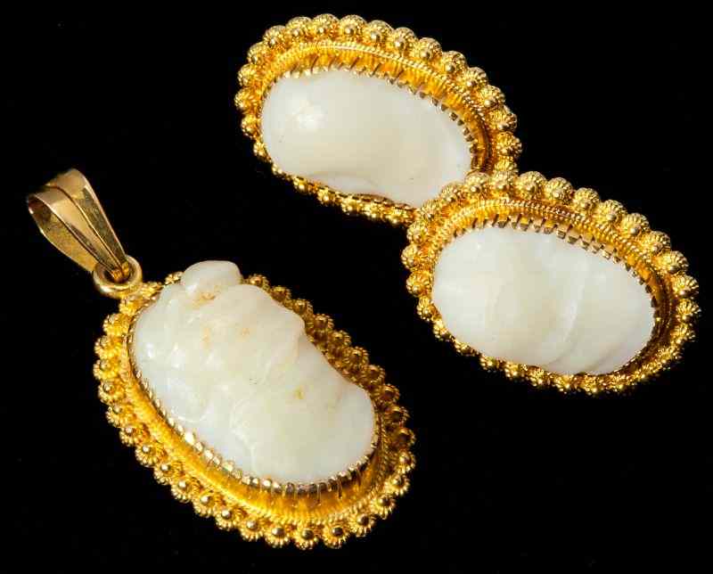 Appraisal: Gold and Helmut Shell Earrings and Pendant M Chipendant with