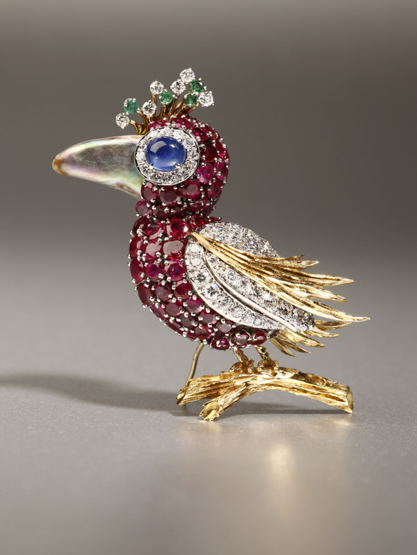 Appraisal: A gemset bird brooch A gemset bird brooch K yellow