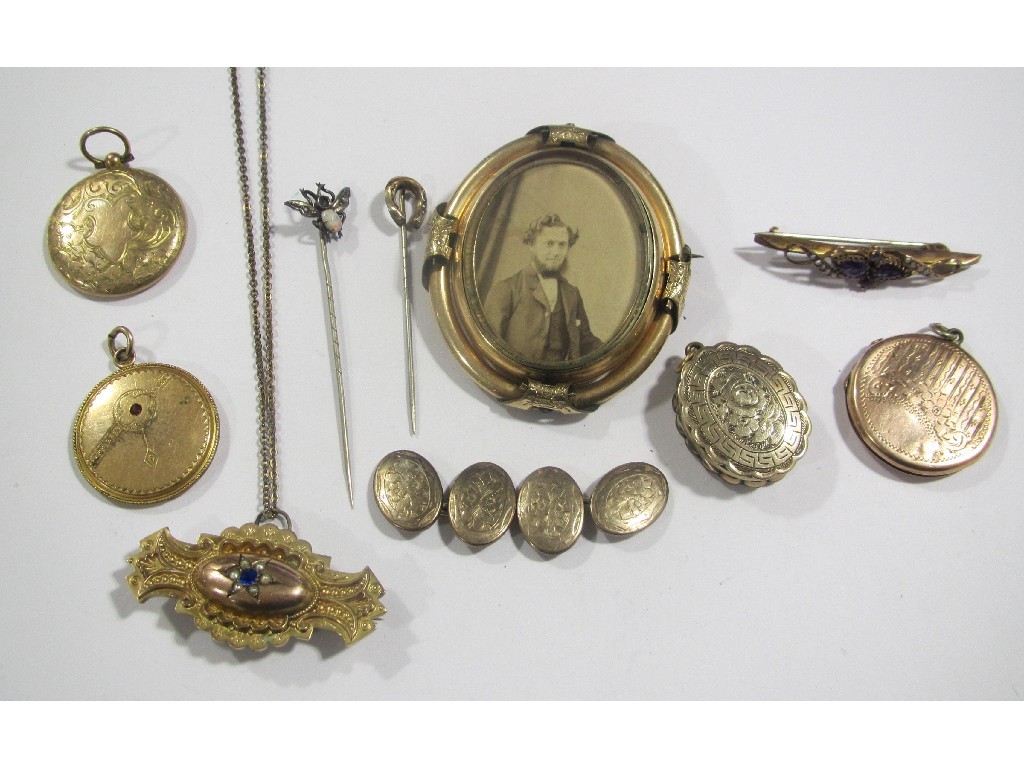 Appraisal: Lot of Victorian pieces to include two gold bar brooches