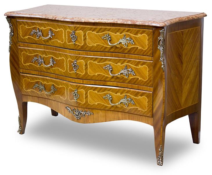 Appraisal: A TRANSITIONAL STYLE FRENCH KINGWOOD DRESSING TABLE