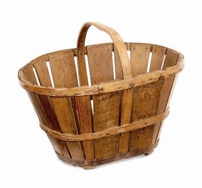 Appraisal: A West Country hazel maunder basket with loop handle in