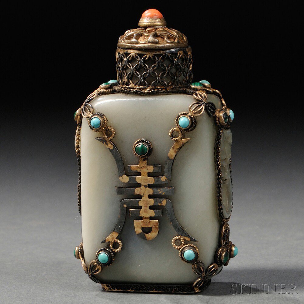 Appraisal: Jade Snuff Bottle with Gilt-metal Filigree China th th century