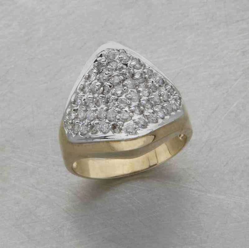 Appraisal: K gold and diamond ring having round brilliant cut diamonds