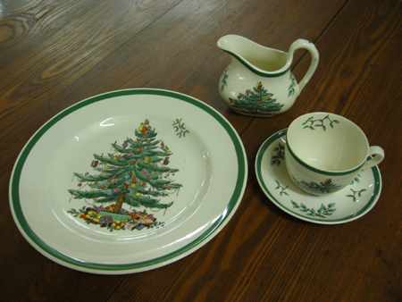 Appraisal: A PIECE SPODE PORCELAIN DINNER SET Christmas Tree pattern consisting