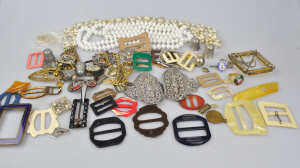 Appraisal: Mixed bag of vintage costume jewellery including beads buckles silver